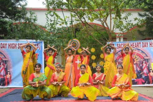 students of sacred heart day high school dancing